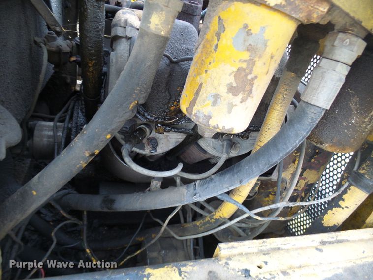 image for item DC2822 1976 New Holland L775  skid steer loader