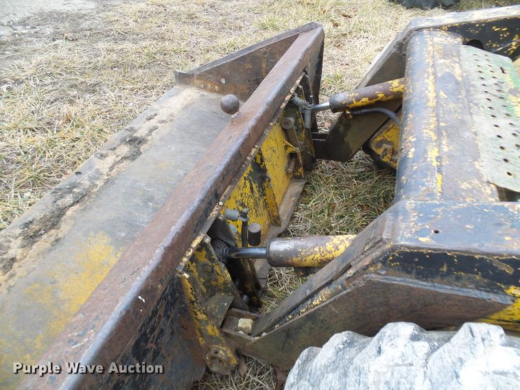 image for item DC2822 1976 New Holland L775  skid steer loader