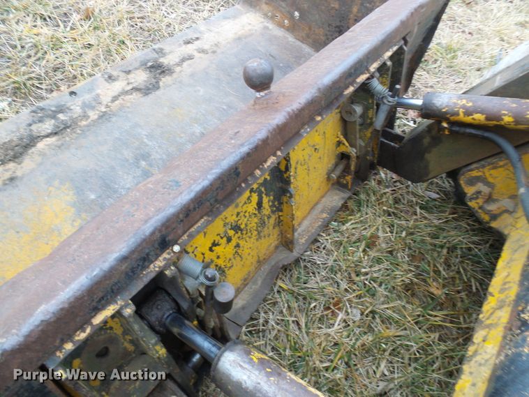 image for item DC2822 1976 New Holland L775  skid steer loader