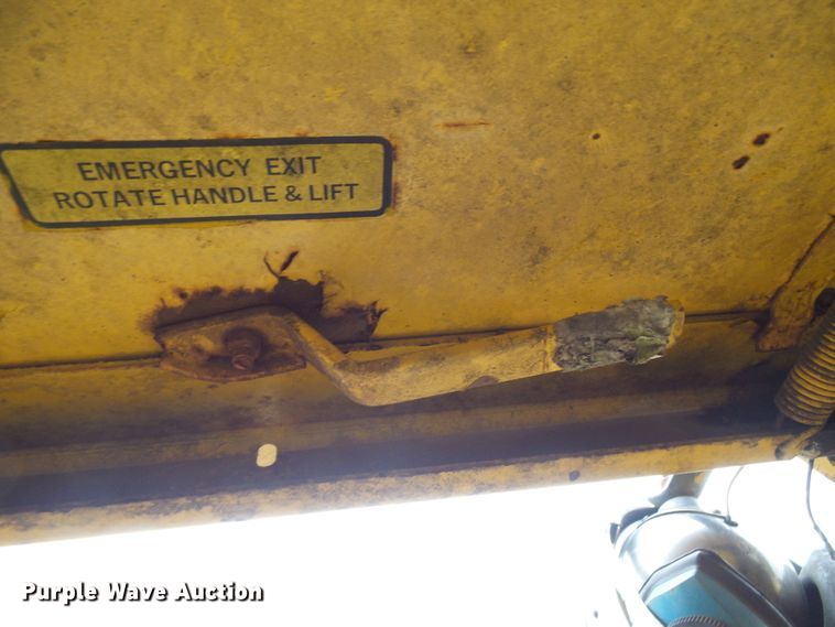 image for item DC2822 1976 New Holland L775  skid steer loader