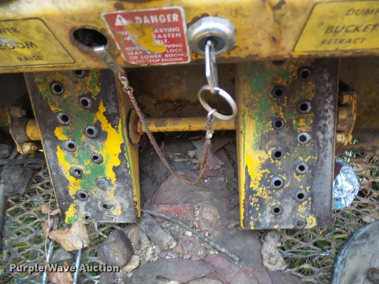 image for item DC2822 1976 New Holland L775  skid steer loader