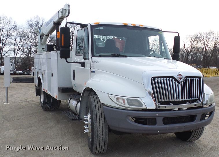 image for item DC2833 2013 International 4300  service truck