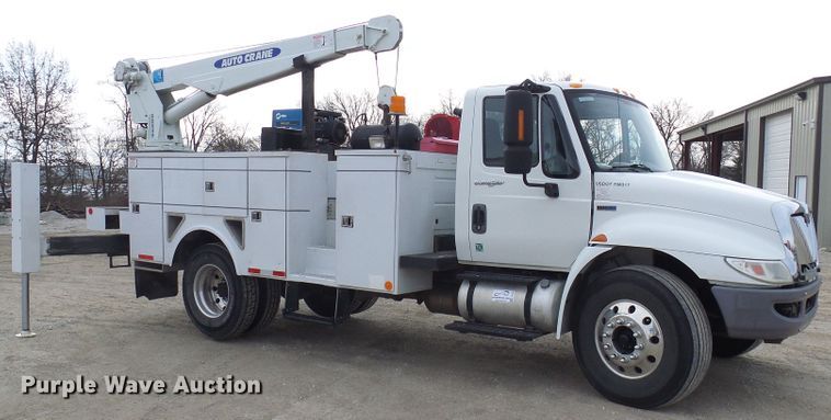 image for item DC2833 2013 International 4300  service truck