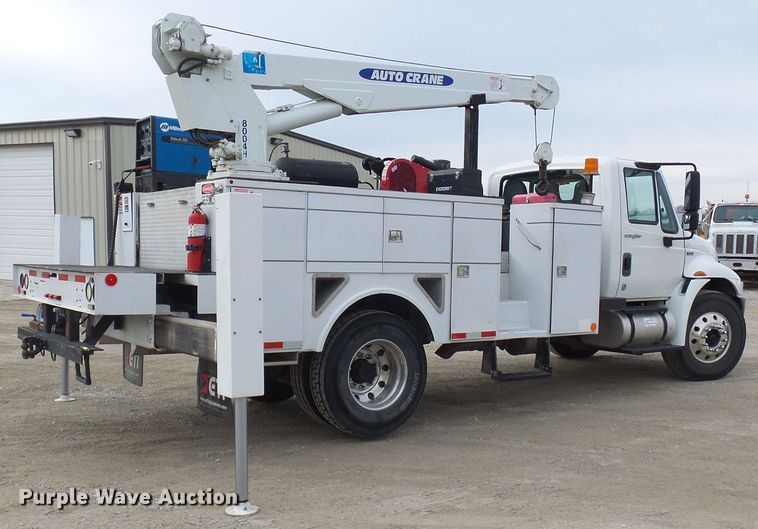 image for item DC2833 2013 International 4300  service truck