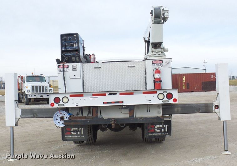 image for item DC2833 2013 International 4300  service truck