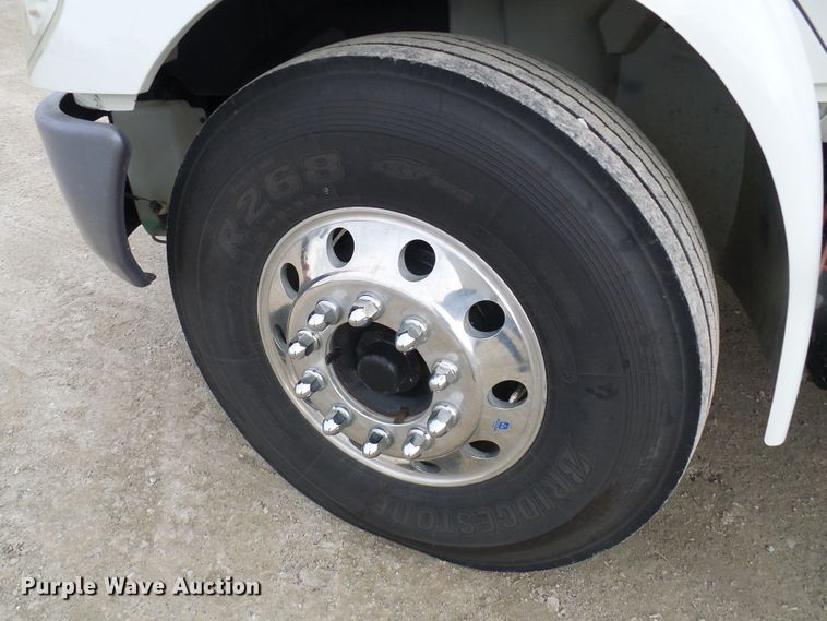 image for item DC2833 2013 International 4300  service truck