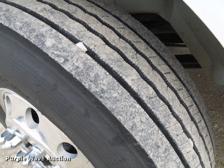 image for item DC2833 2013 International 4300  service truck