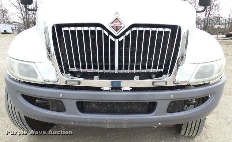 image for item DC2833 2013 International 4300  service truck