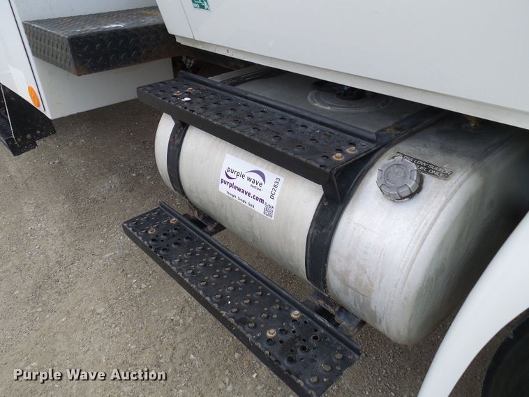 image for item DC2833 2013 International 4300  service truck