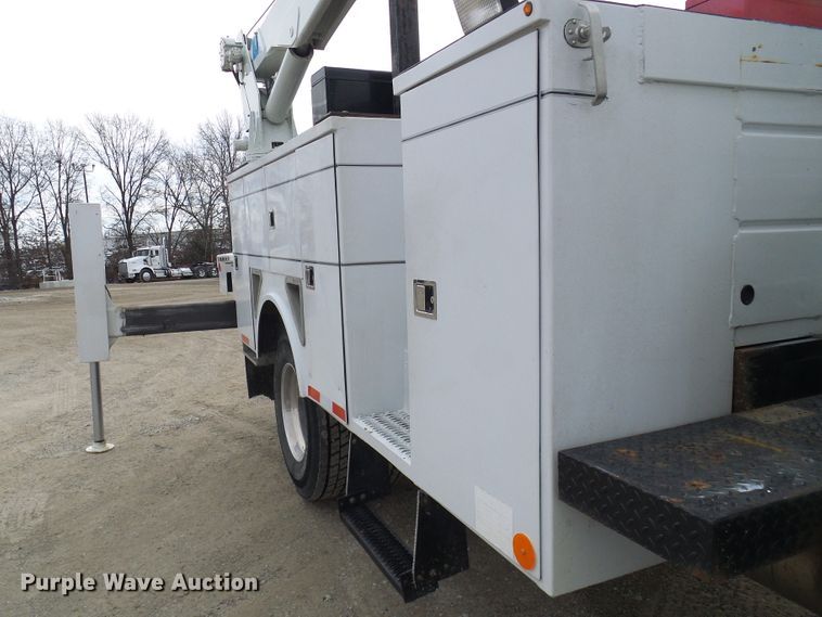 image for item DC2833 2013 International 4300  service truck