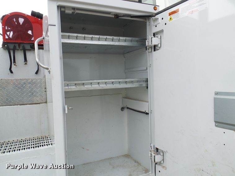 image for item DC2833 2013 International 4300  service truck