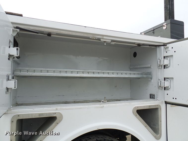 image for item DC2833 2013 International 4300  service truck