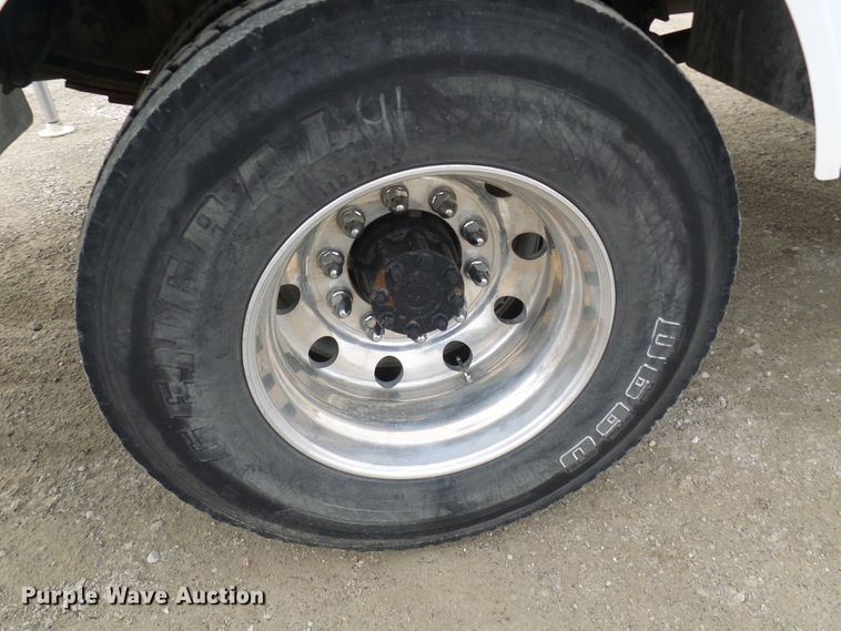 image for item DC2833 2013 International 4300  service truck