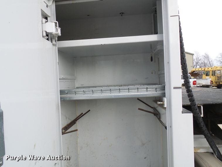 image for item DC2833 2013 International 4300  service truck