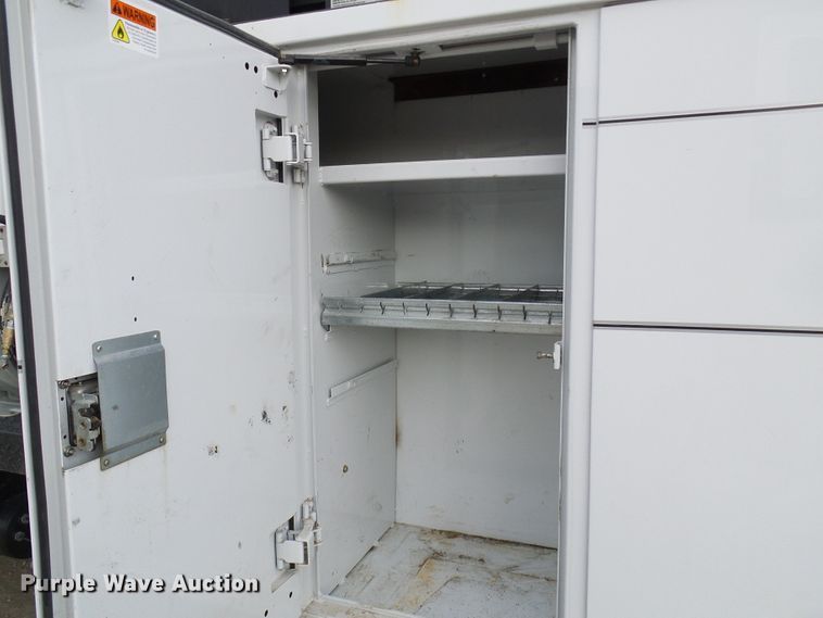 image for item DC2833 2013 International 4300  service truck