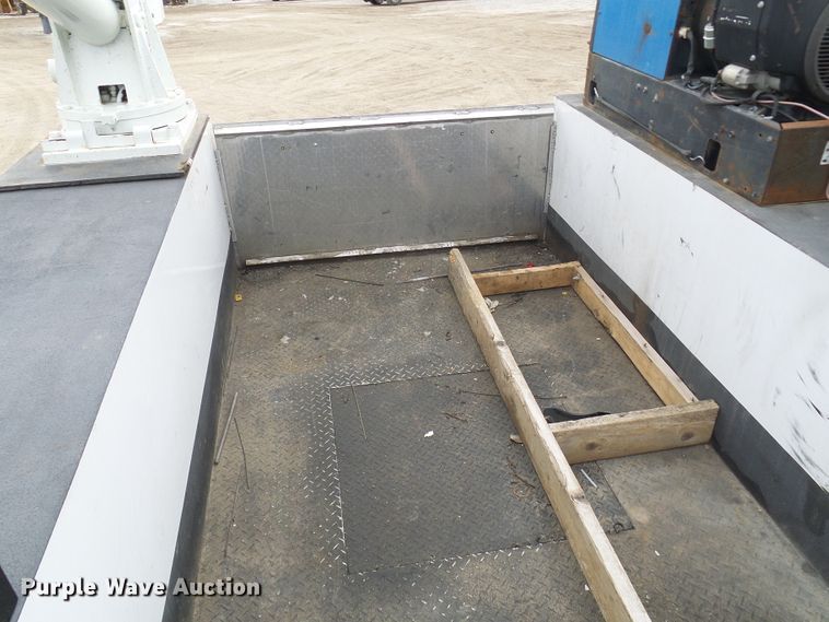 image for item DC2833 2013 International 4300  service truck