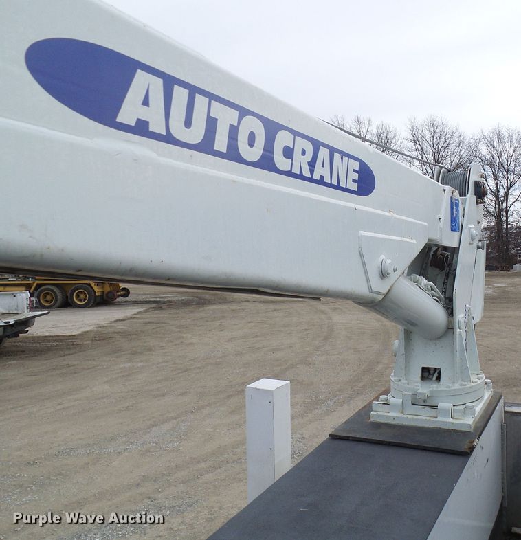 image for item DC2833 2013 International 4300  service truck