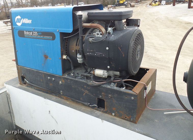 image for item DC2833 2013 International 4300  service truck