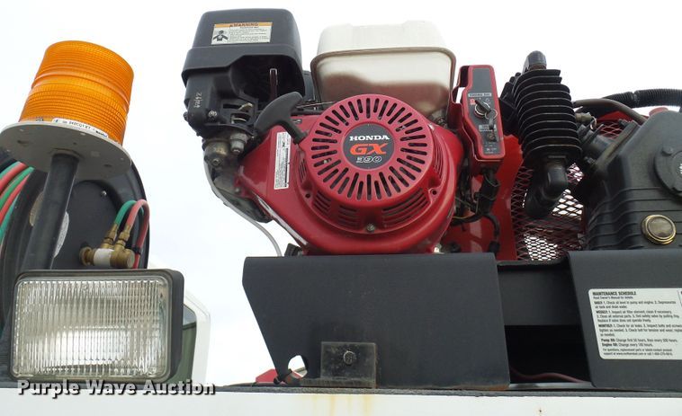 image for item DC2833 2013 International 4300  service truck