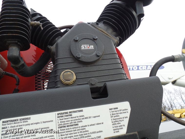 image for item DC2833 2013 International 4300  service truck