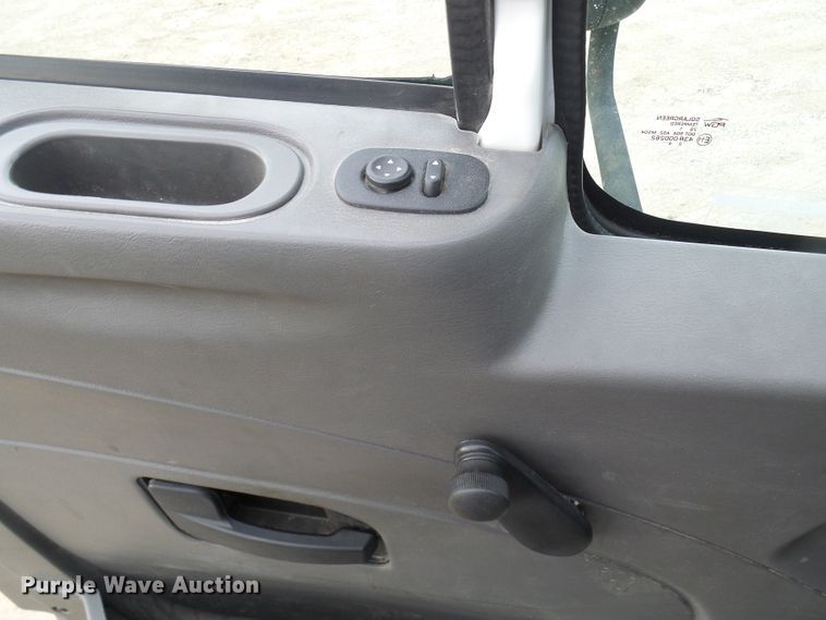 image for item DC2833 2013 International 4300  service truck