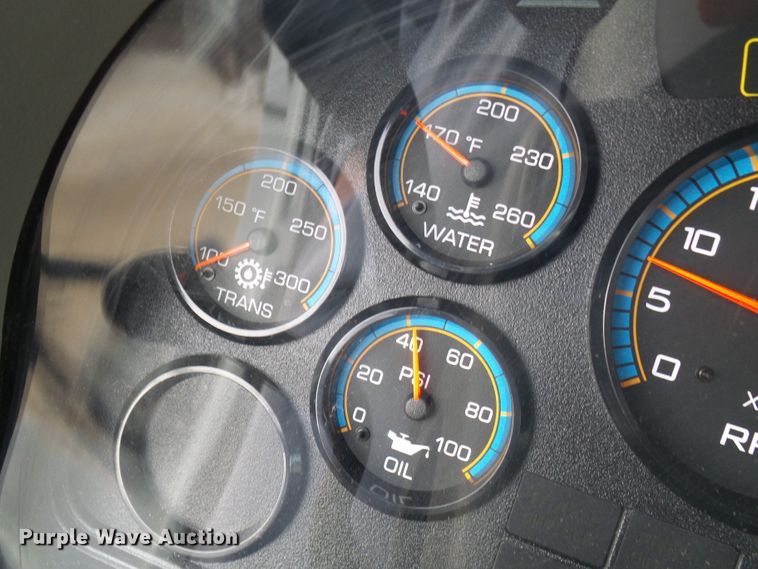 image for item DC2833 2013 International 4300  service truck