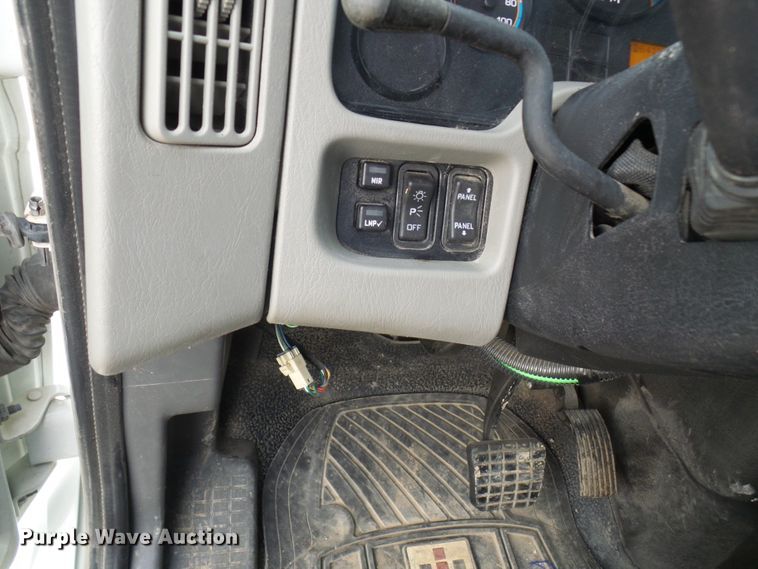 image for item DC2833 2013 International 4300  service truck