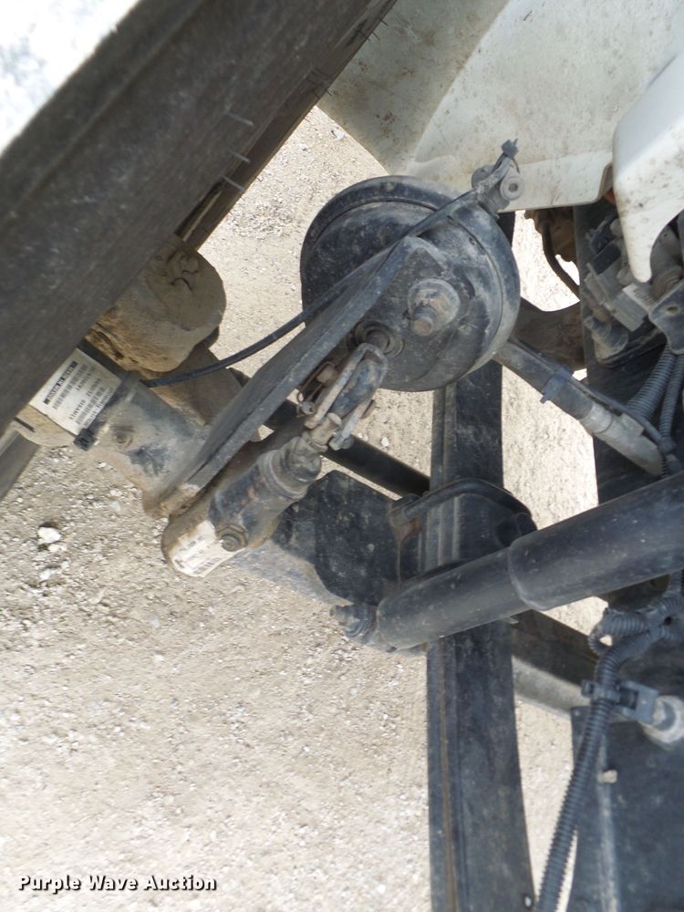 image for item DC2833 2013 International 4300  service truck