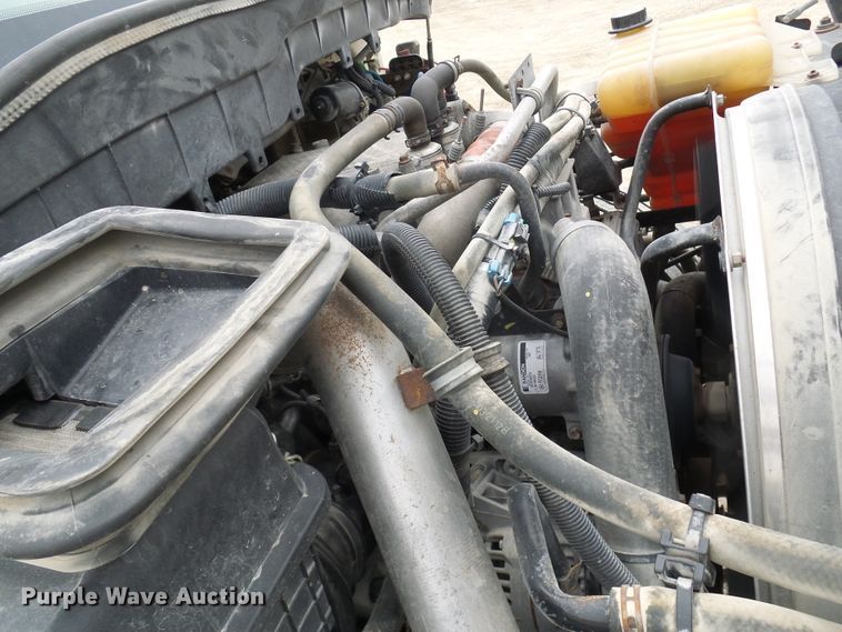 image for item DC2833 2013 International 4300  service truck