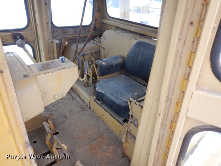 image for item DC8920 1974 Caterpillar D9G dozer