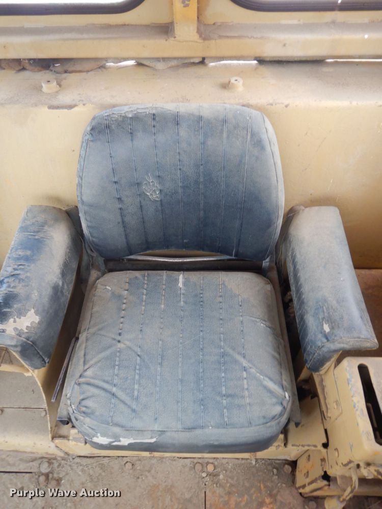 image for item DC8920 1974 Caterpillar D9G dozer