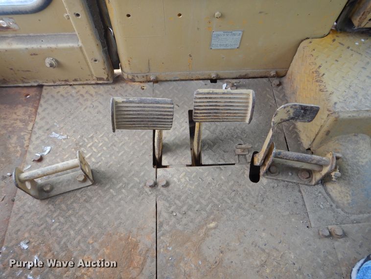 image for item DC8920 1974 Caterpillar D9G dozer