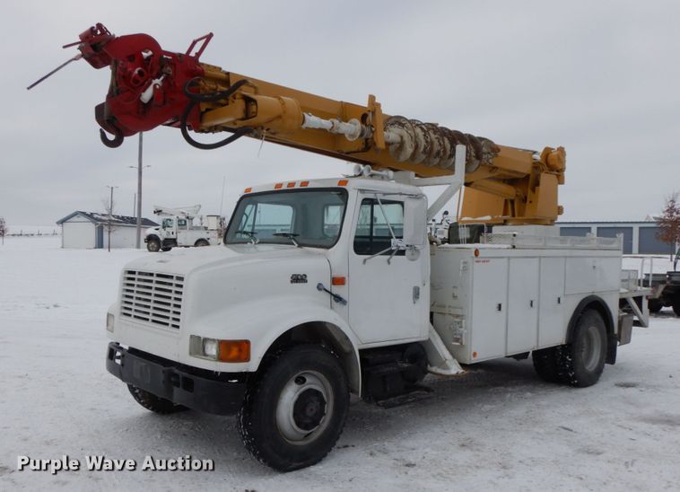 image for item DF6360 1999 International 4700  digger derrick truck