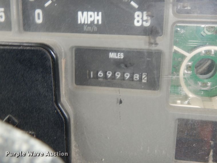 image for item DF6360 1999 International 4700  digger derrick truck