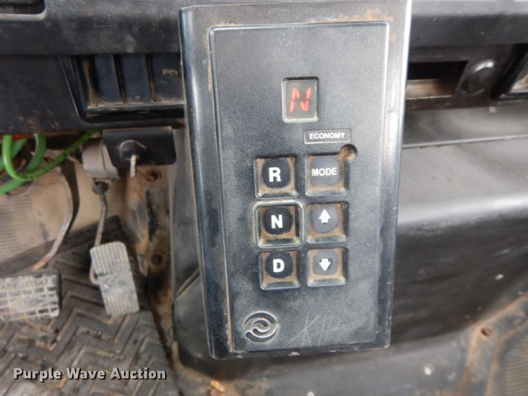 image for item DF6360 1999 International 4700  digger derrick truck