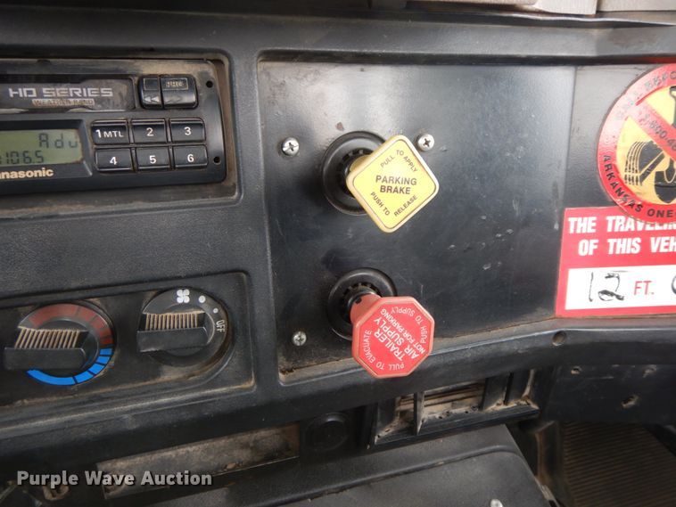 image for item DF6360 1999 International 4700  digger derrick truck