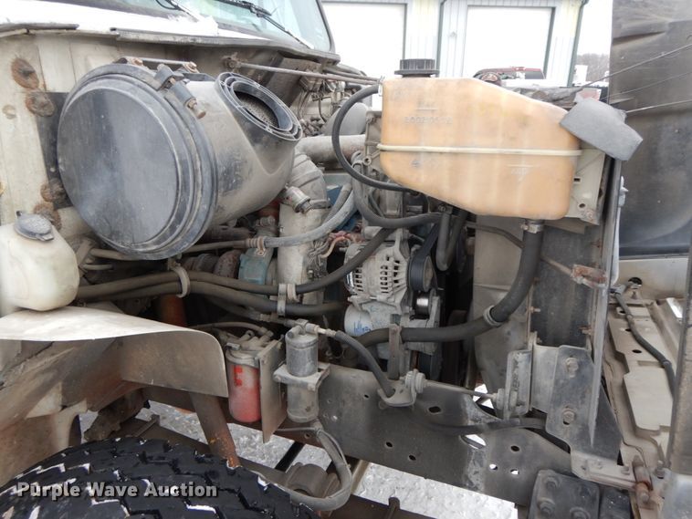 image for item DF6360 1999 International 4700  digger derrick truck