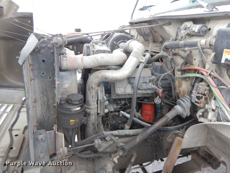 image for item DF6360 1999 International 4700  digger derrick truck