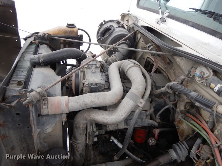 image for item DF6360 1999 International 4700  digger derrick truck