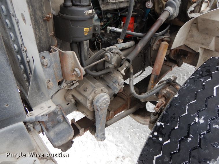 image for item DF6360 1999 International 4700  digger derrick truck