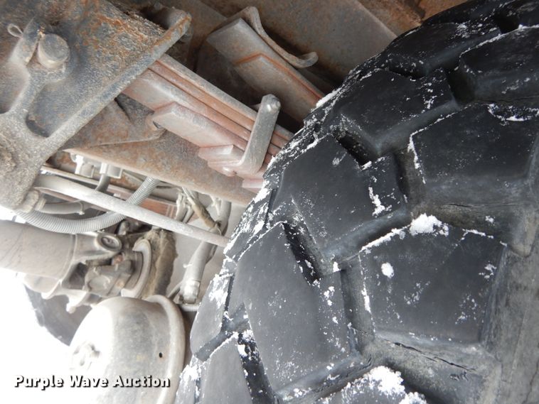 image for item DF6360 1999 International 4700  digger derrick truck