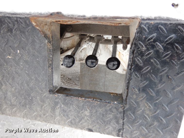 image for item DF6360 1999 International 4700  digger derrick truck