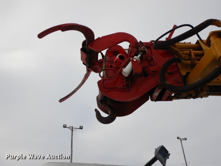 image for item DF6360 1999 International 4700  digger derrick truck