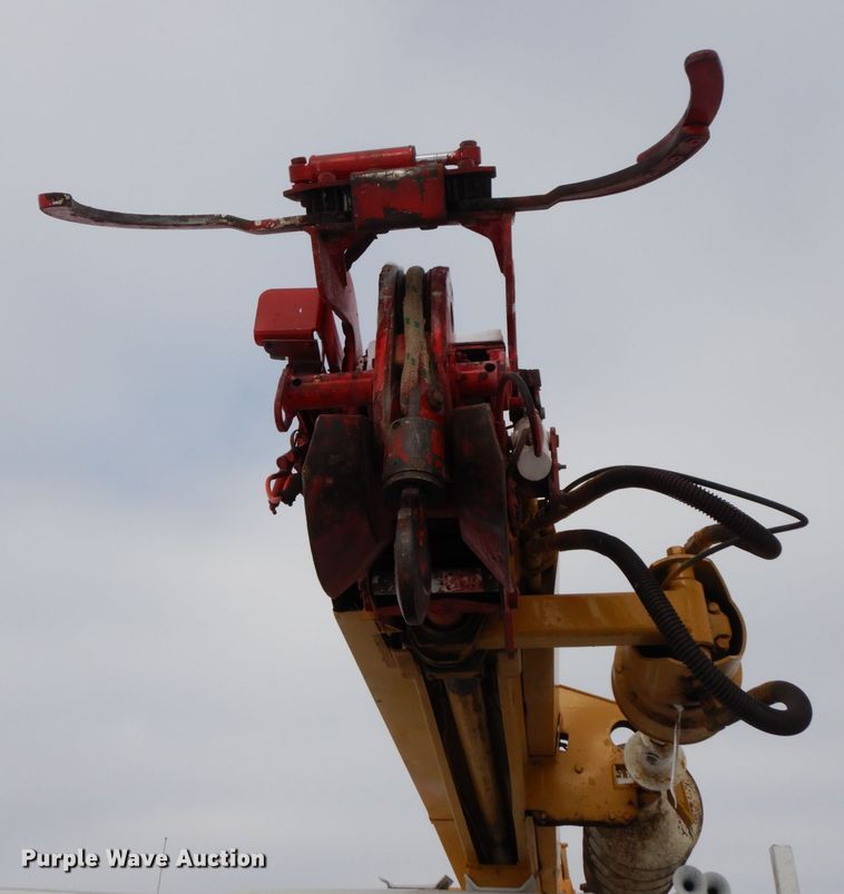 image for item DF6360 1999 International 4700  digger derrick truck