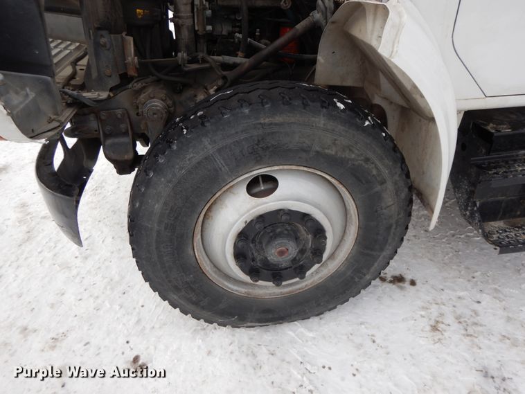 image for item DF6360 1999 International 4700  digger derrick truck