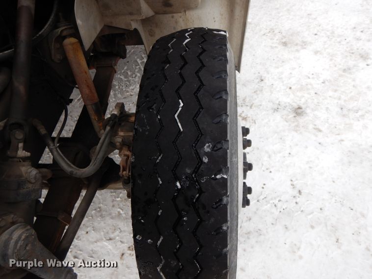 image for item DF6360 1999 International 4700  digger derrick truck