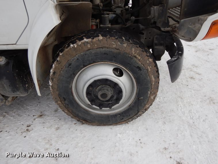 image for item DF6360 1999 International 4700  digger derrick truck