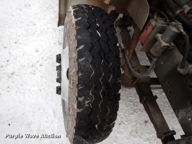 image for item DF6360 1999 International 4700  digger derrick truck