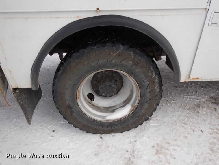 image for item DF6360 1999 International 4700  digger derrick truck