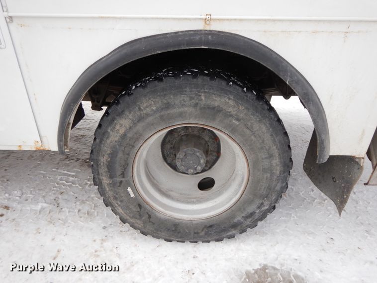 image for item DF6360 1999 International 4700  digger derrick truck